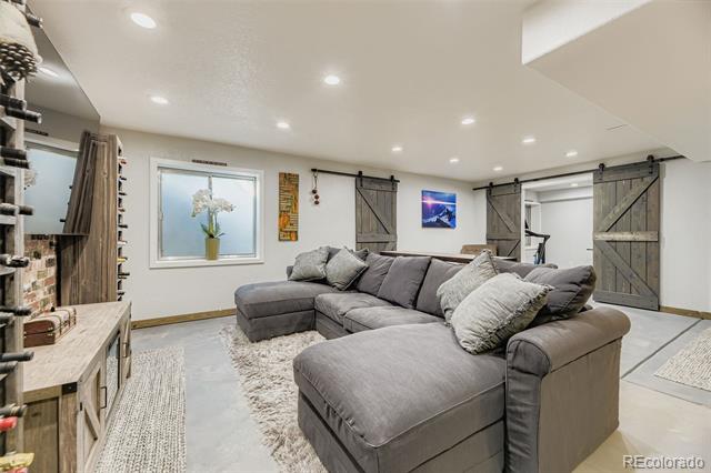 1072 Northampton Court