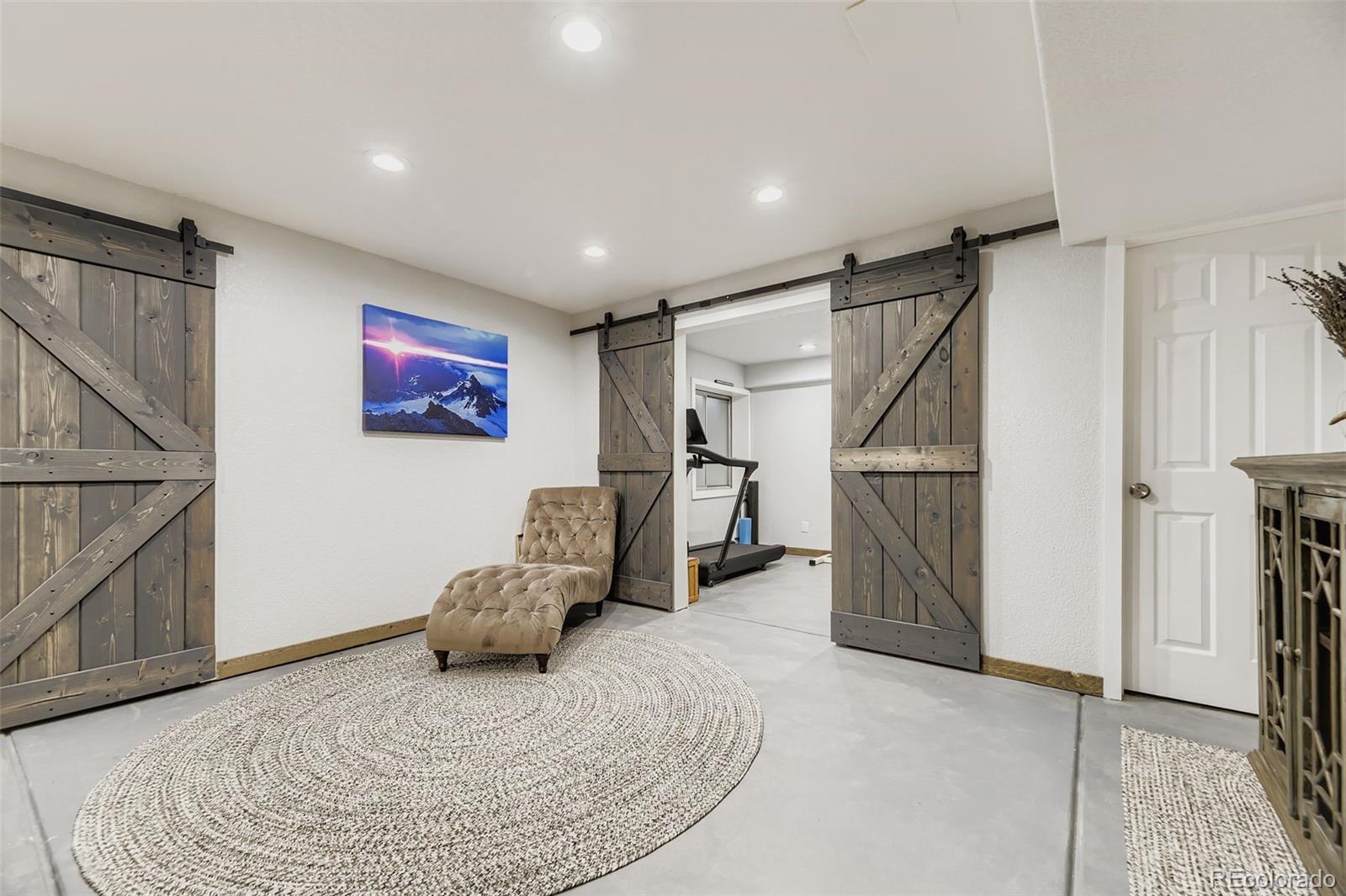 1072 Northampton Court