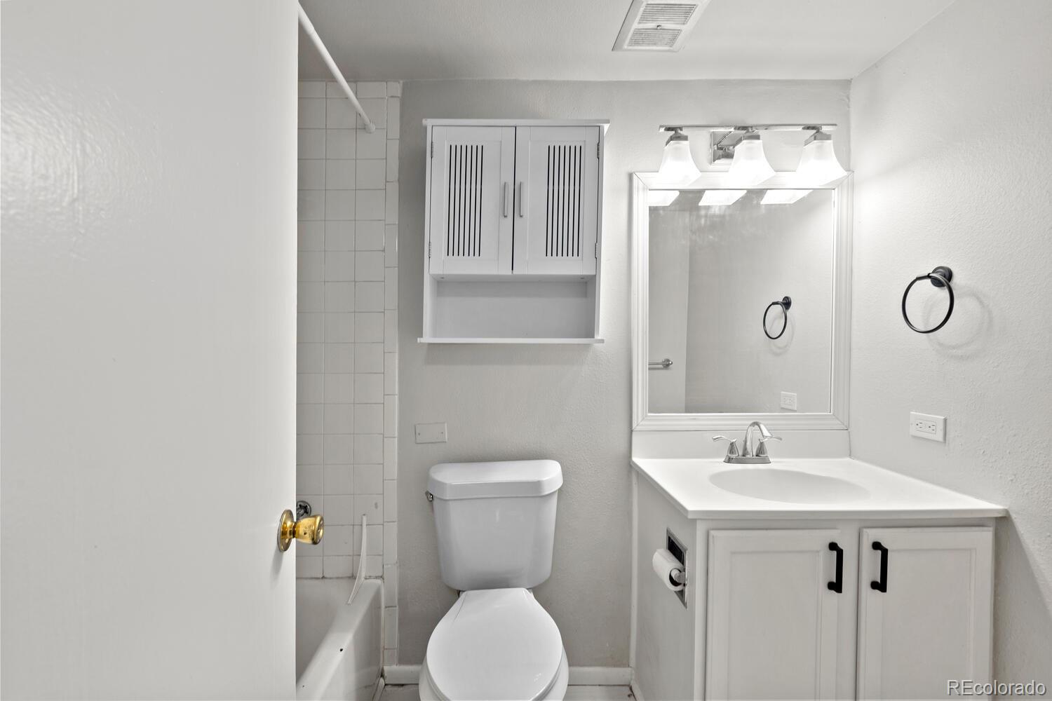 1350 Josephine Street Unit: 203