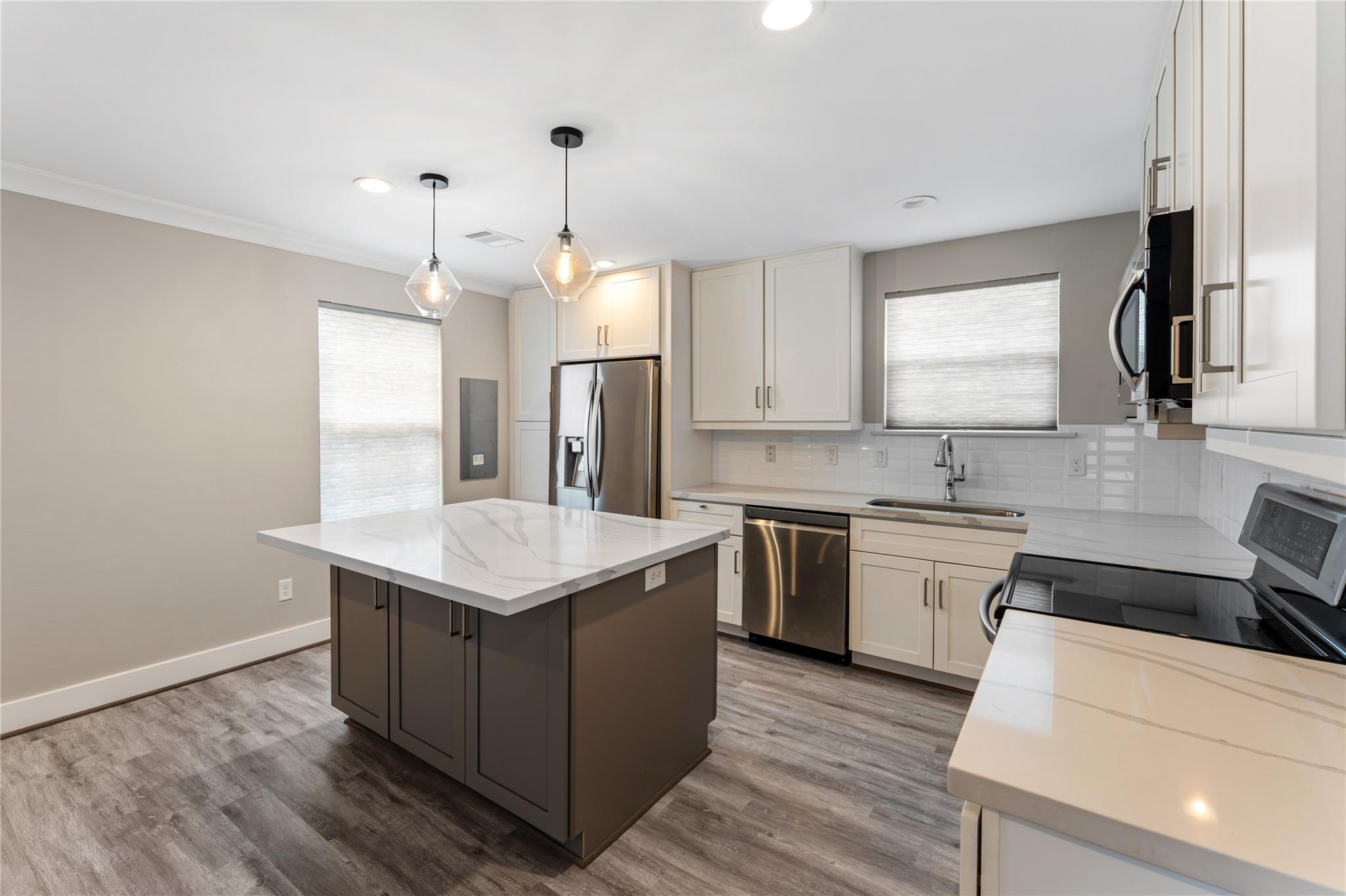 809 E 40th Street