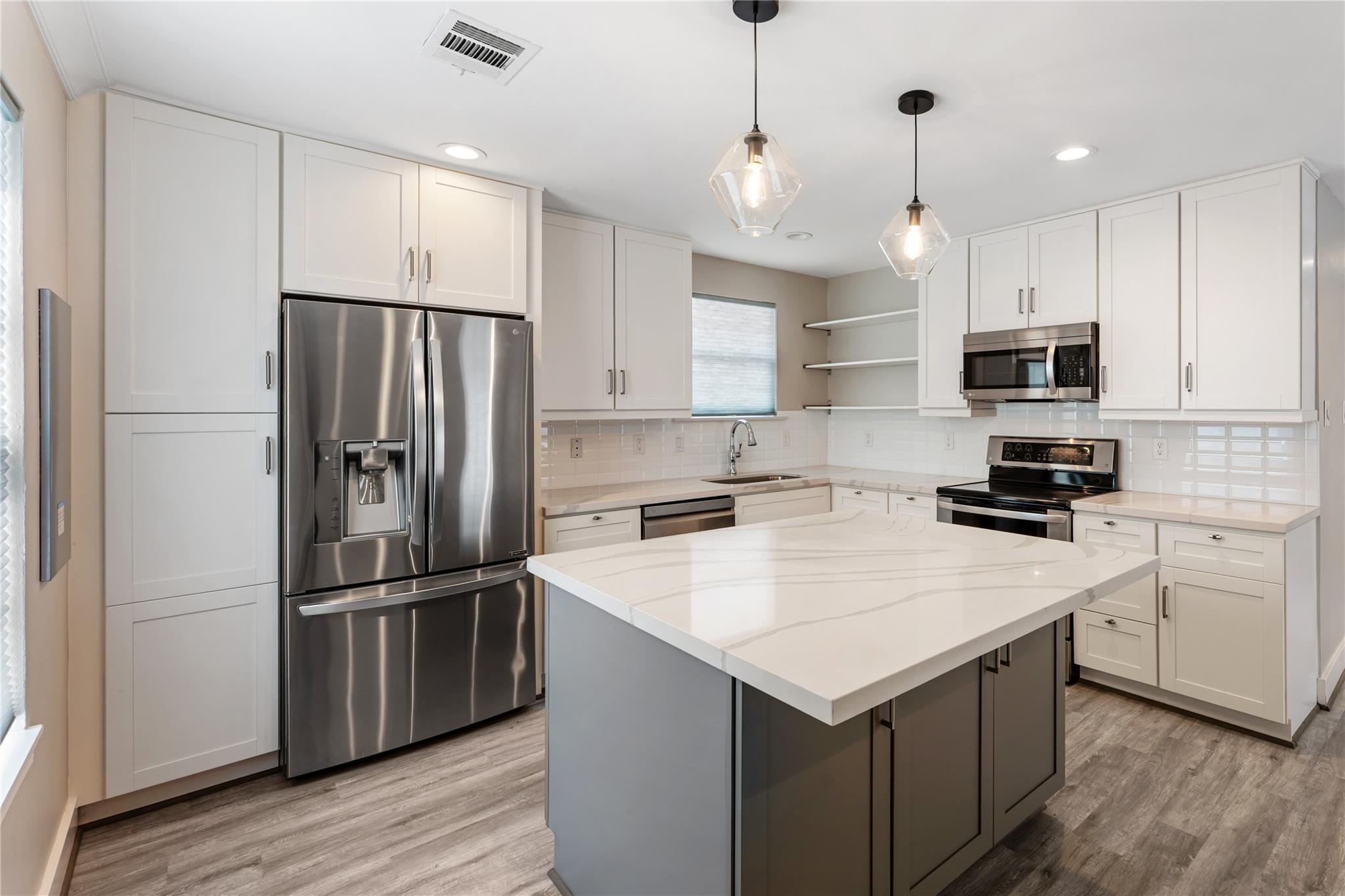 809 E 40th Street