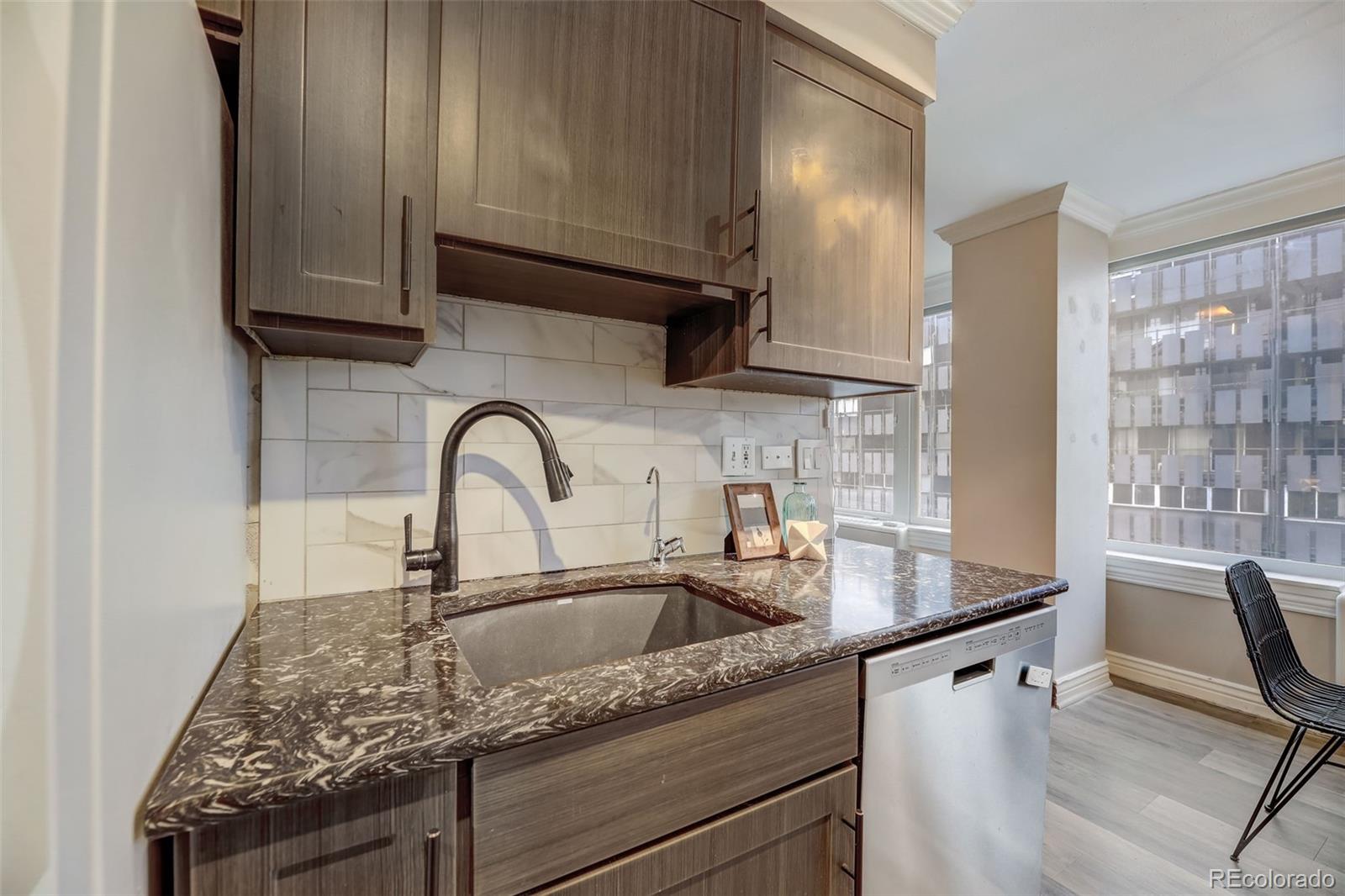 789 N Clarkson Street Unit: PH4-1104
