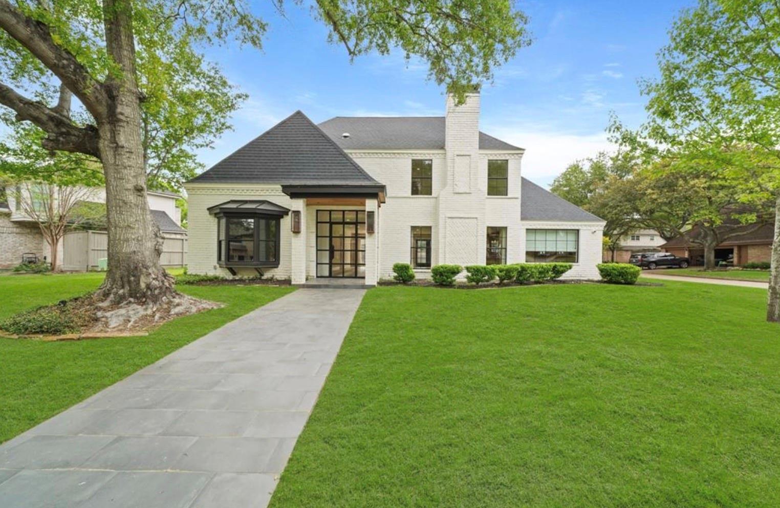 819 Silvergate Drive