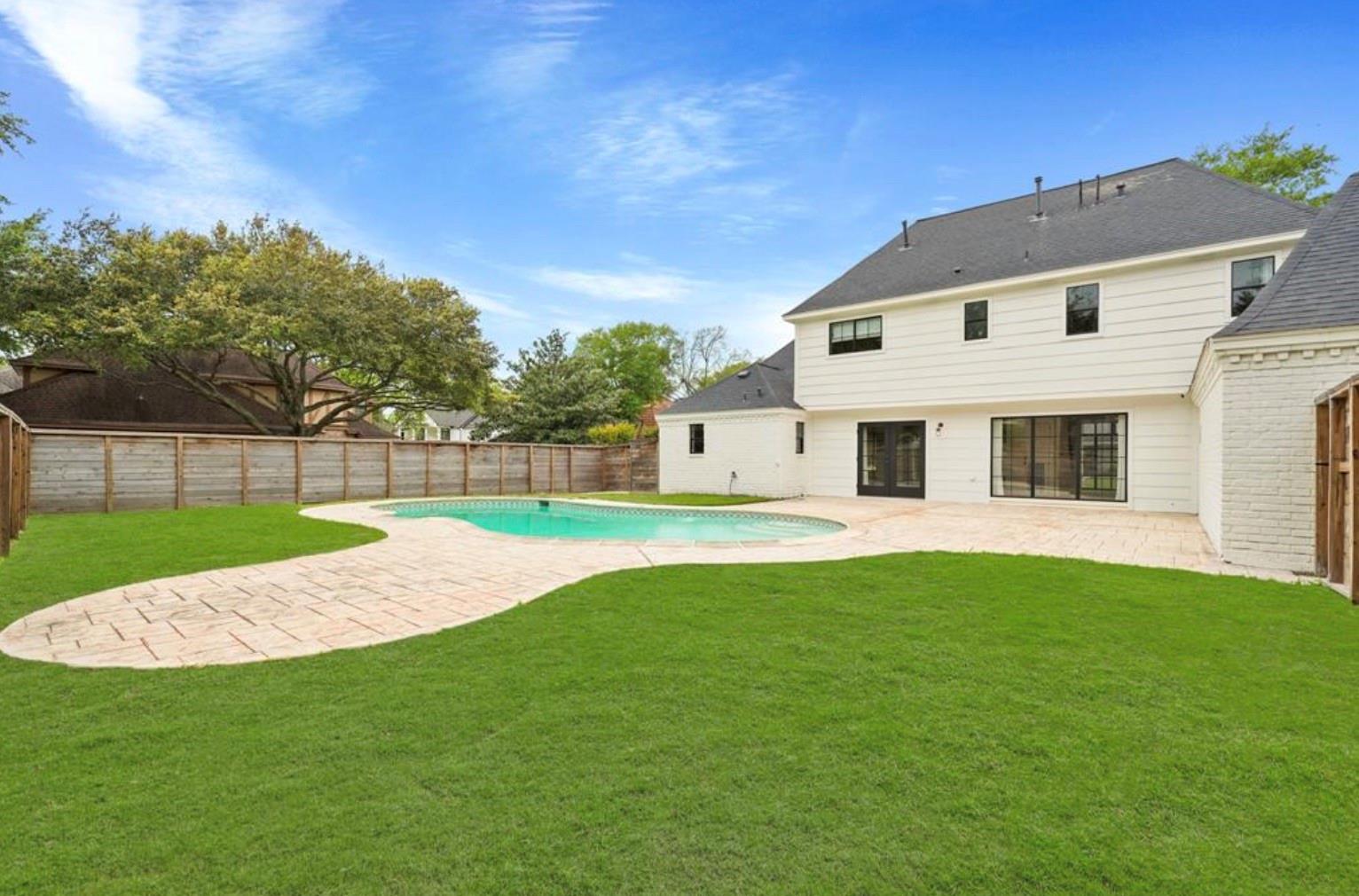 819 Silvergate Drive