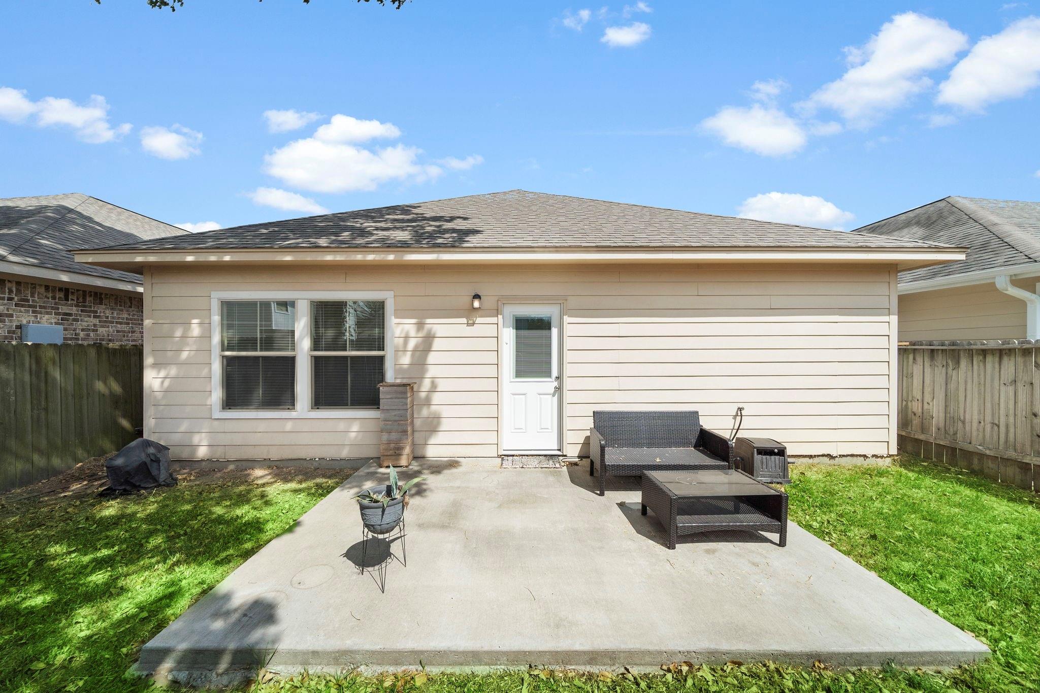 18319 Hillingdon Lane