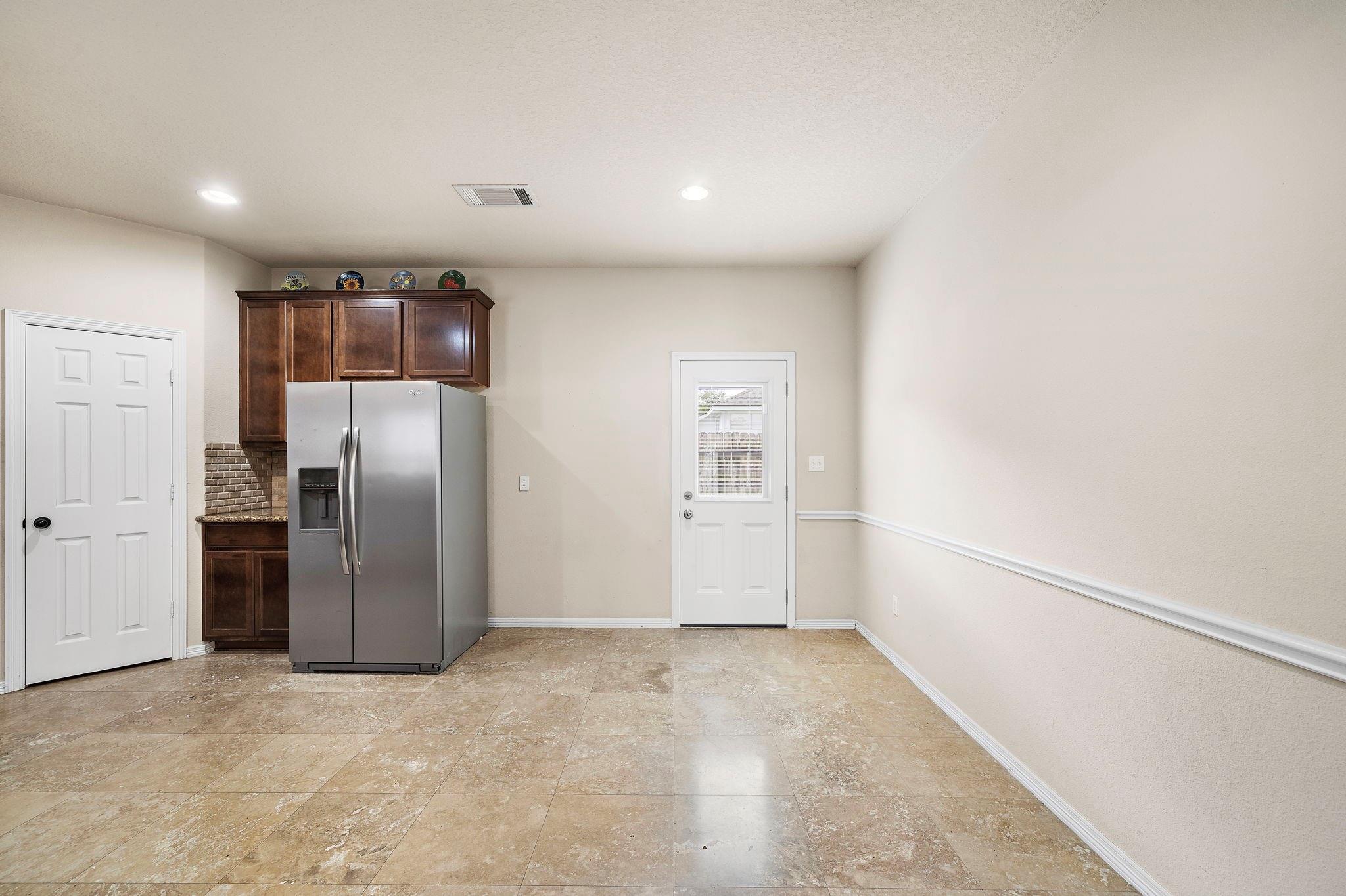 18319 Hillingdon Lane