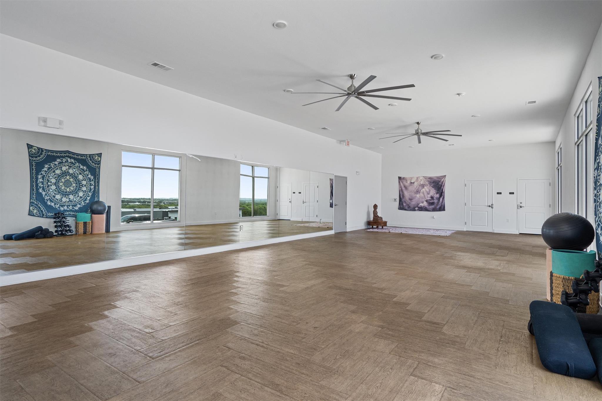 4361 S Congress Ave # 606