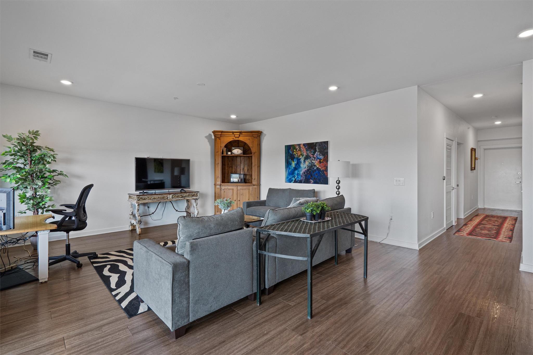 4361 S Congress Ave # 606