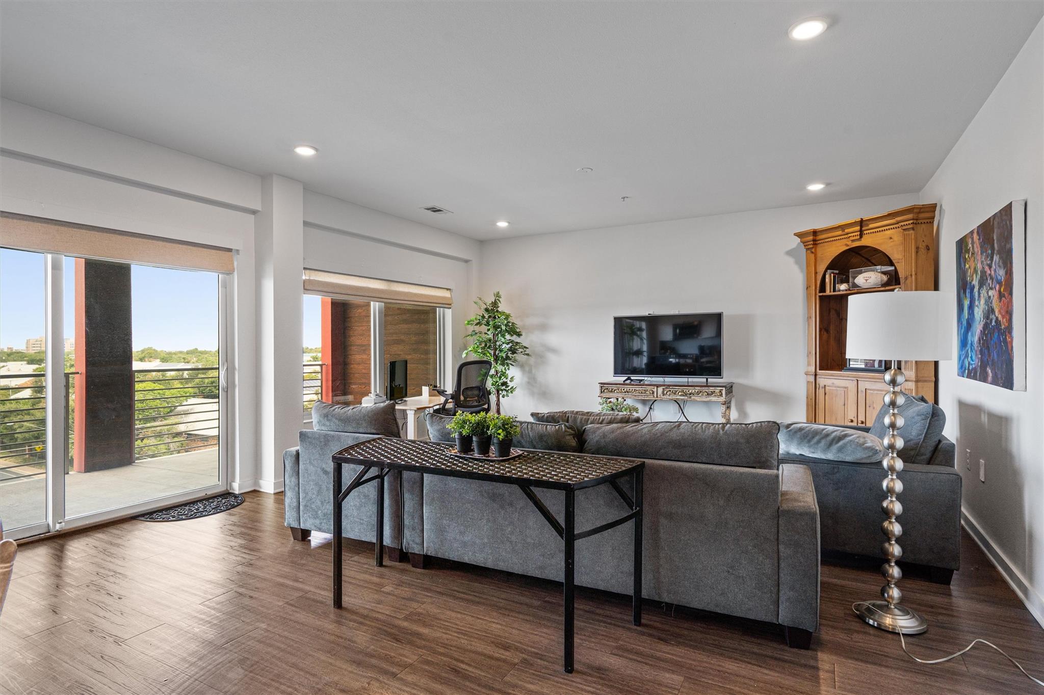 4361 S Congress Ave # 606
