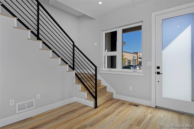 8280 E 36th Avenue Unit: 25