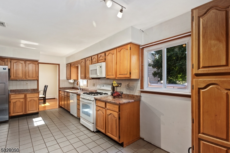 528 Dona Ln