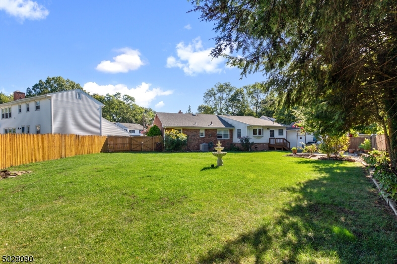 528 Dona Ln