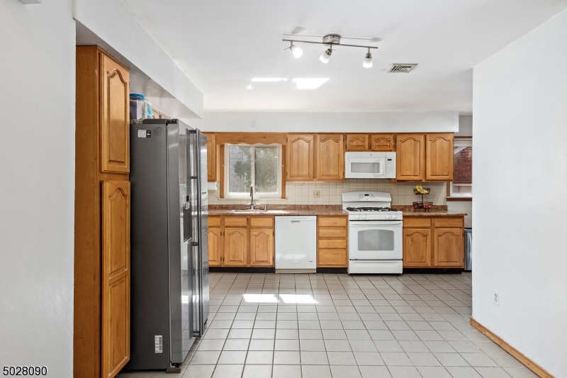 528 Dona Ln