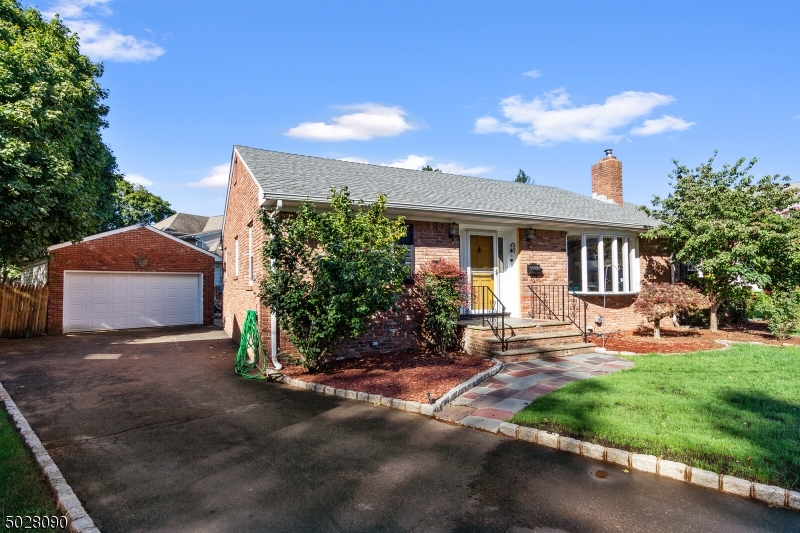 528 Dona Ln