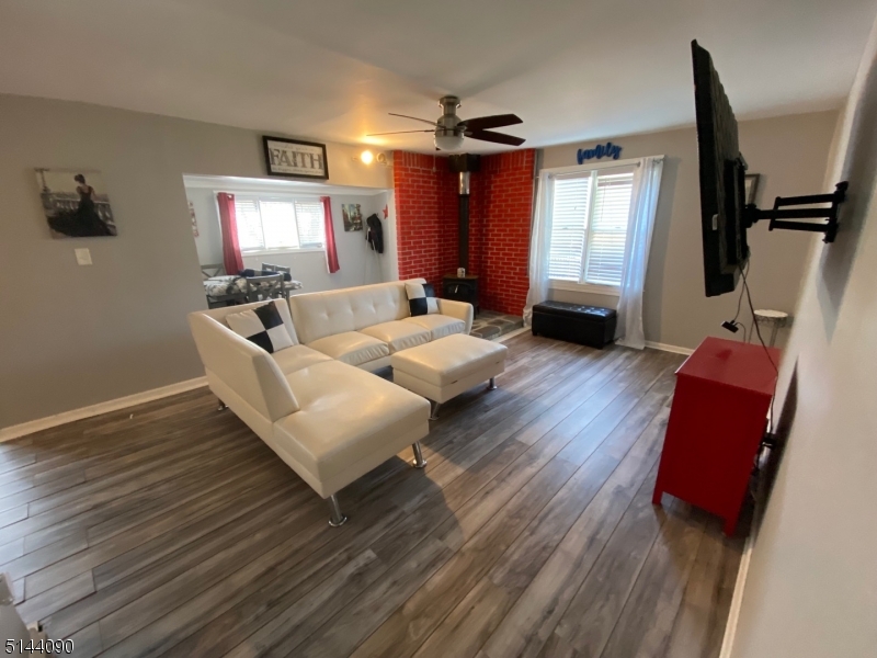 9 Sunrise Rd