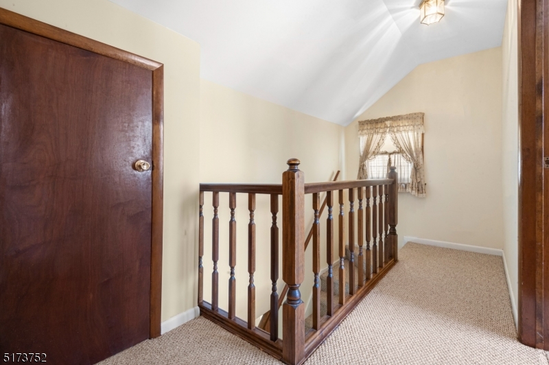 321 Lincoln Dr