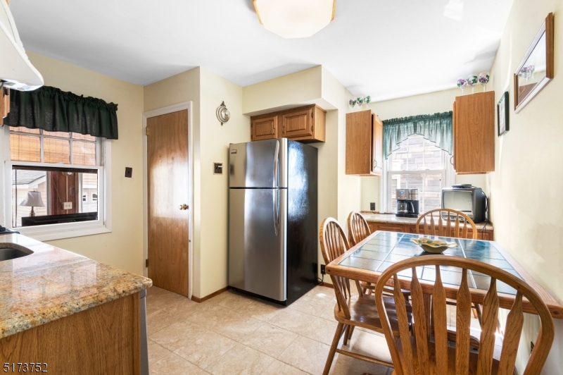 321 Lincoln Dr