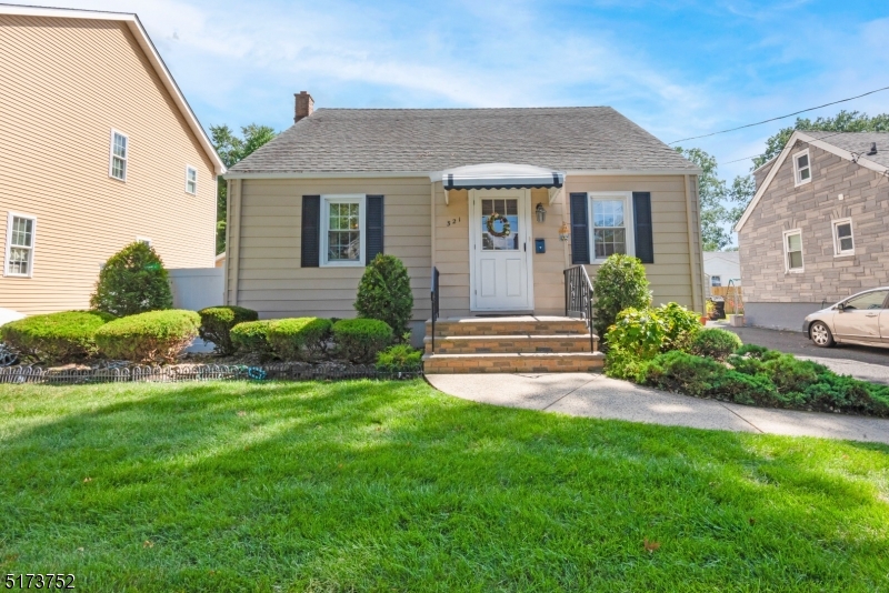 321 Lincoln Dr