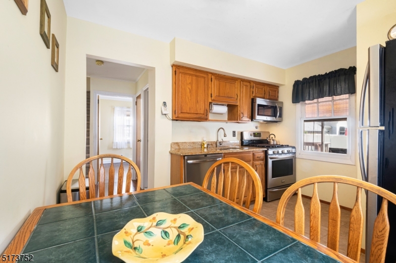 321 Lincoln Dr