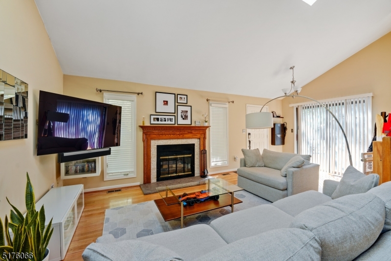 76 Aspen Dr