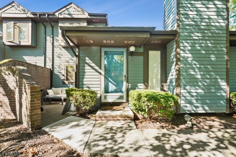 76 Aspen Dr