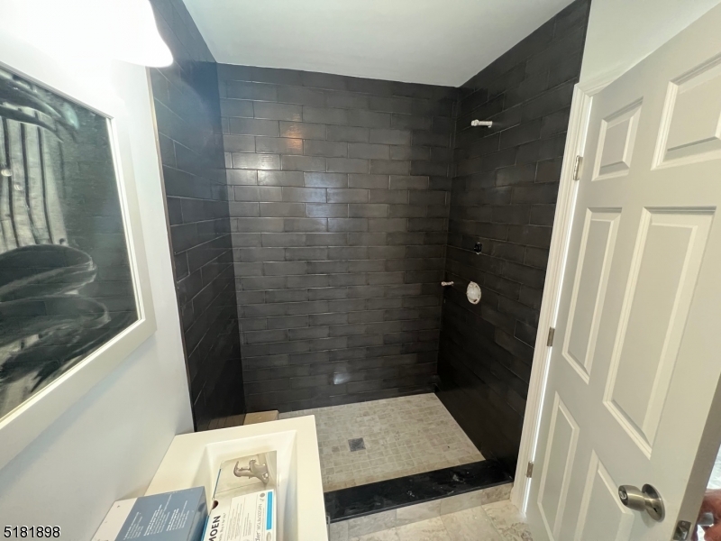 95 Linden Ave