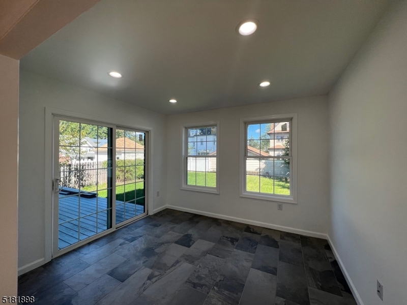 95 Linden Ave