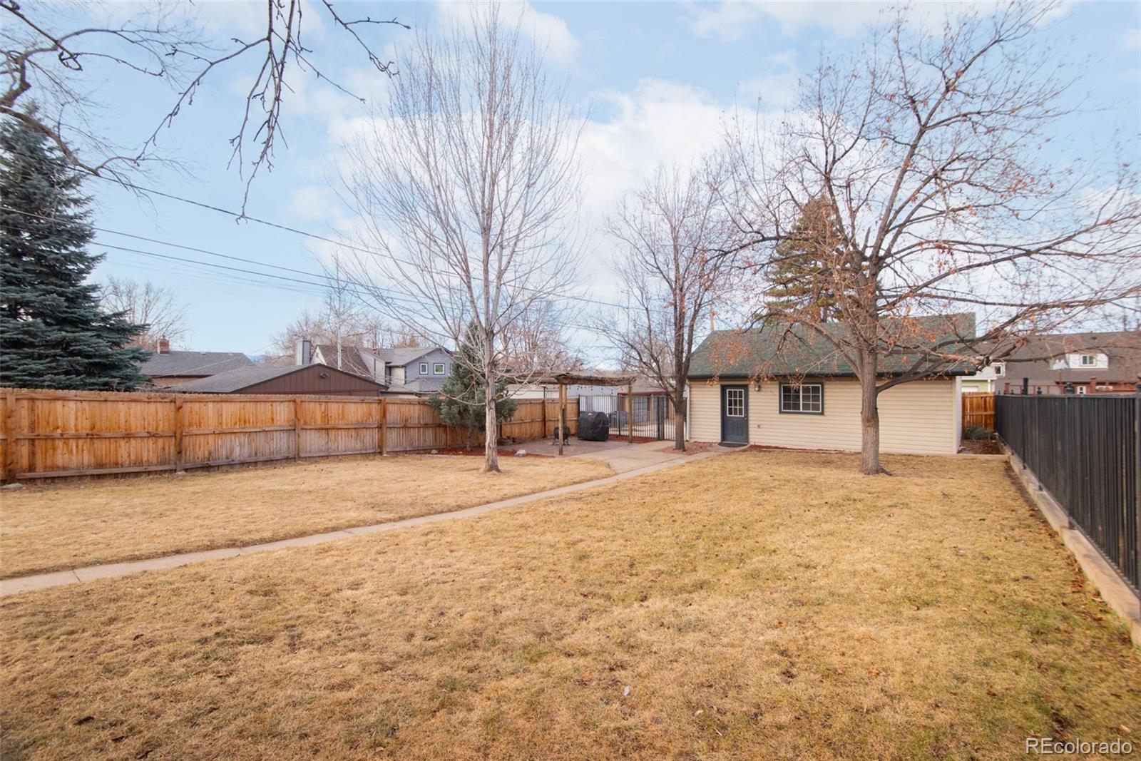 3233 W Scott Place
