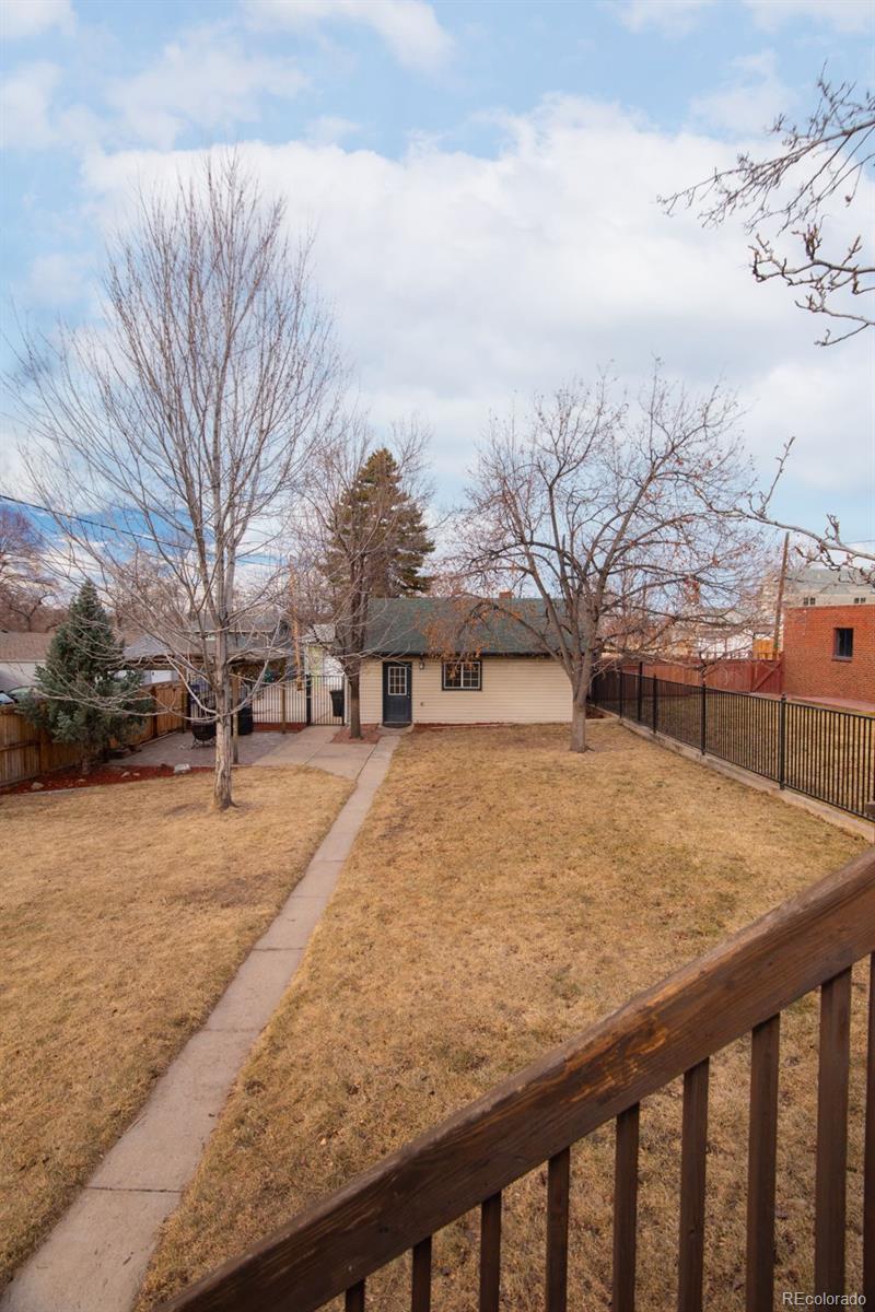 3233 W Scott Place