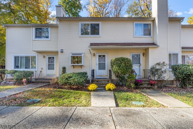 22 Woodland Dr