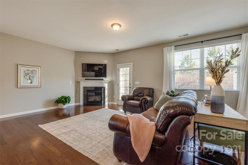 3233 Yarmouth Lane Unit: 81