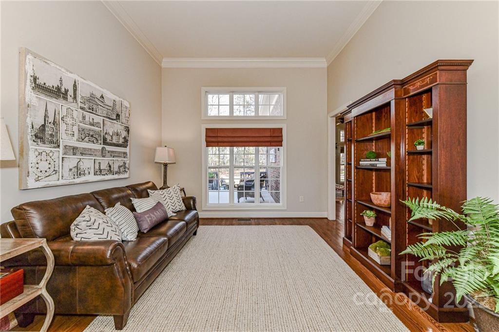 4021 Lingen Lane Unit: 142