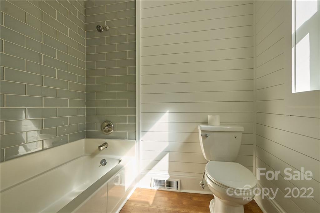 3645 Eastway Drive Unit: 5