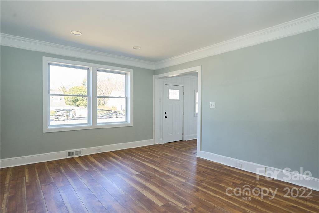 3645 Eastway Drive Unit: 5
