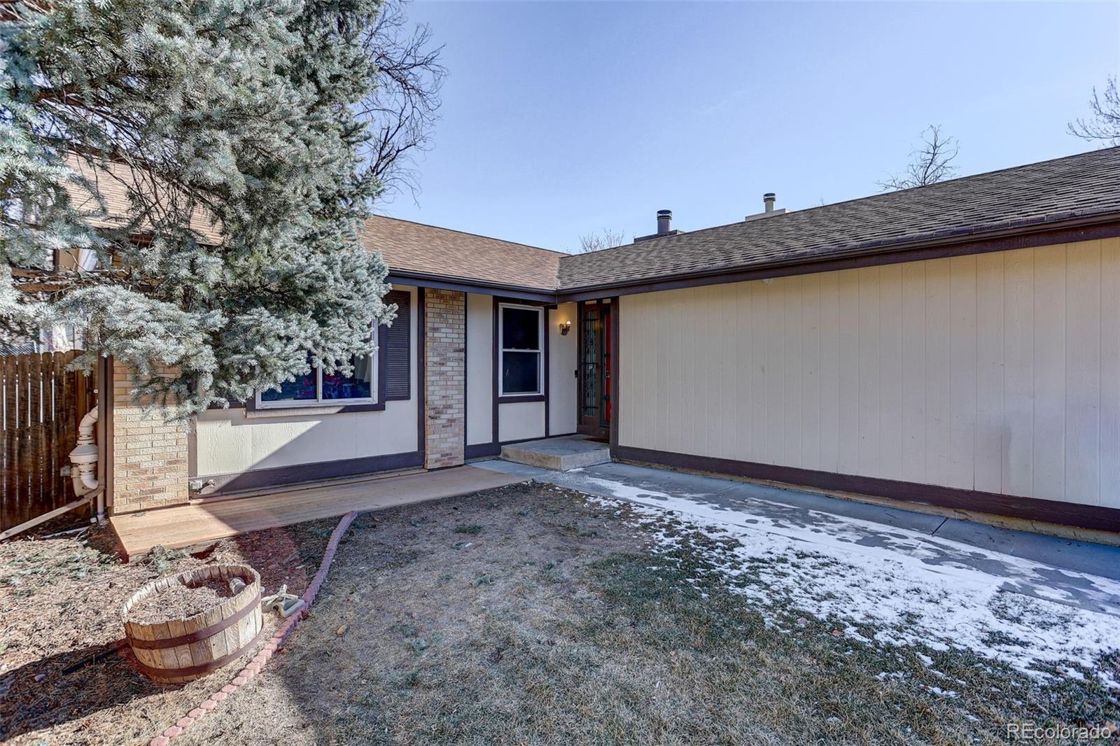 18907 E Loyola Circle