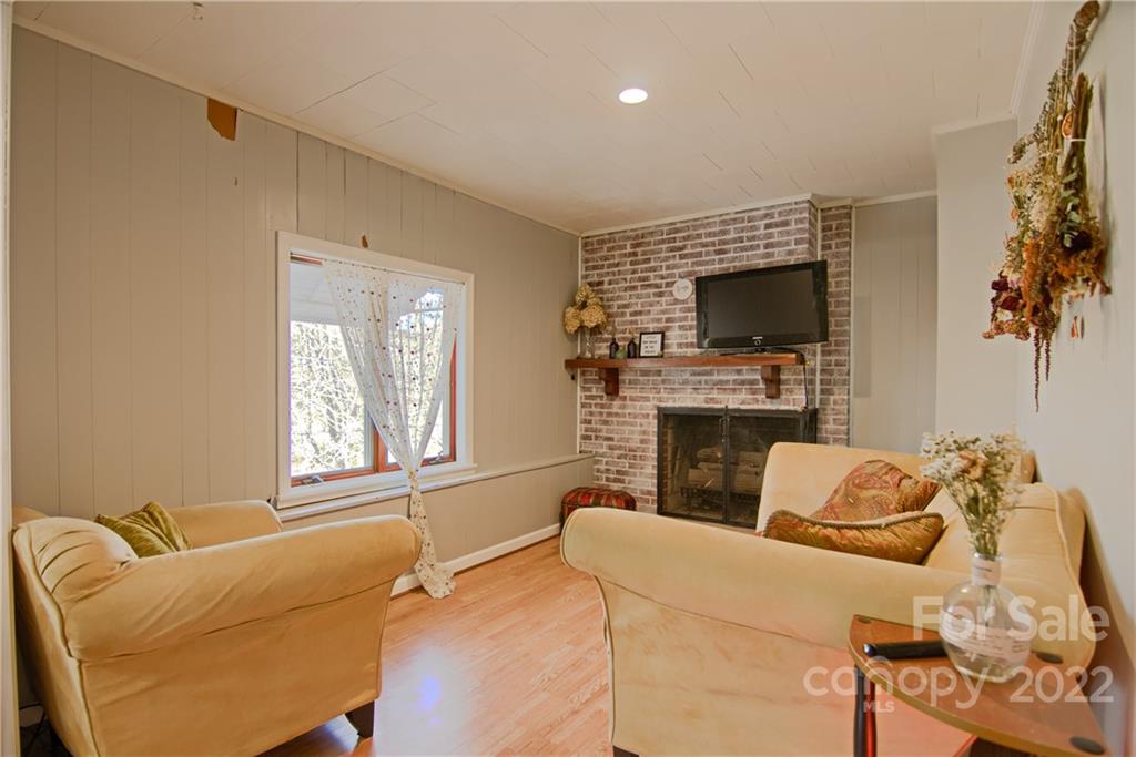 601 Mountain View Road