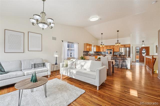 571 Rio Rancho Way