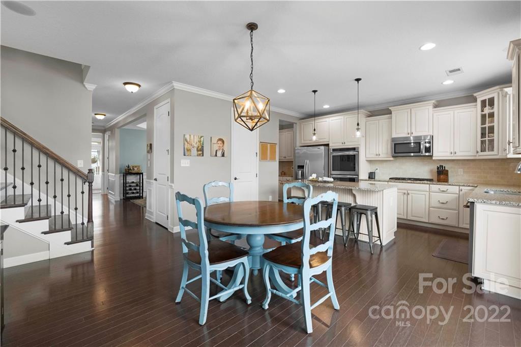 10442 Blackstone Drive Unit: 113