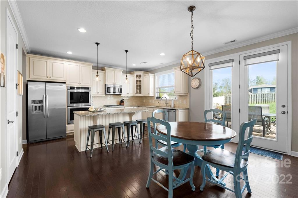 10442 Blackstone Drive Unit: 113
