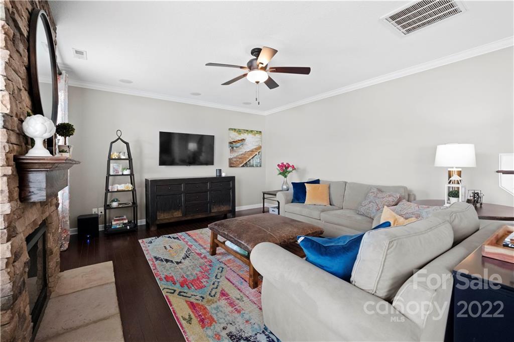 10442 Blackstone Drive Unit: 113