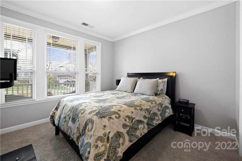 10442 Blackstone Drive Unit: 113