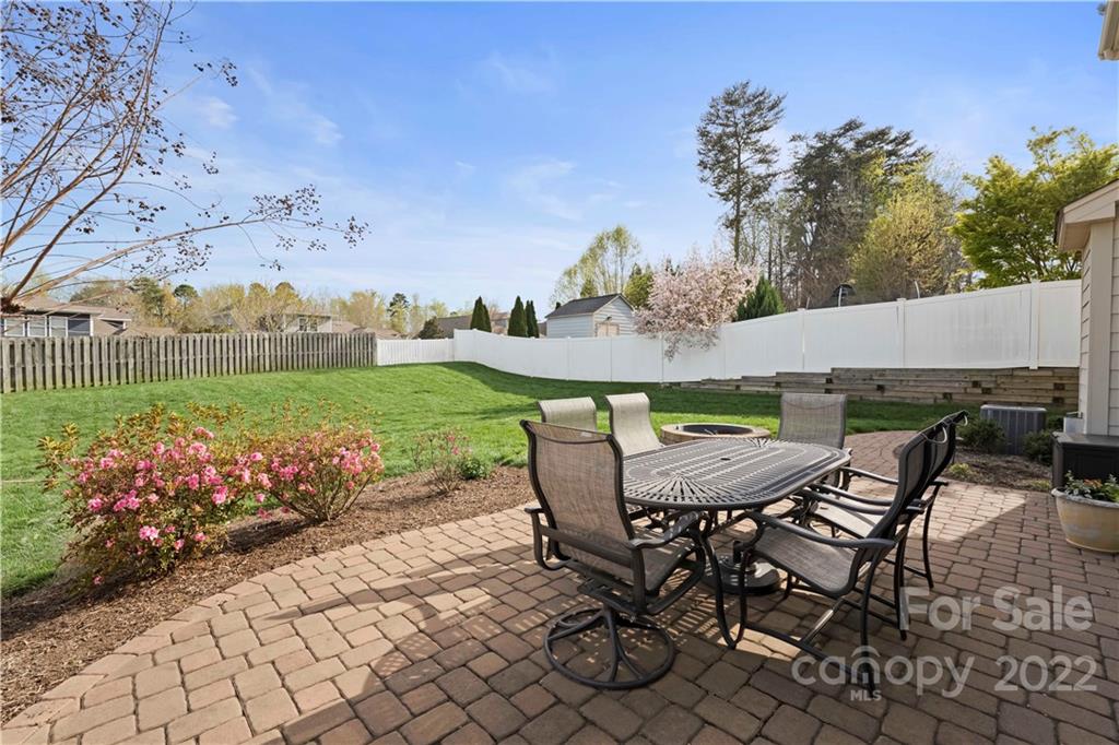 10442 Blackstone Drive Unit: 113