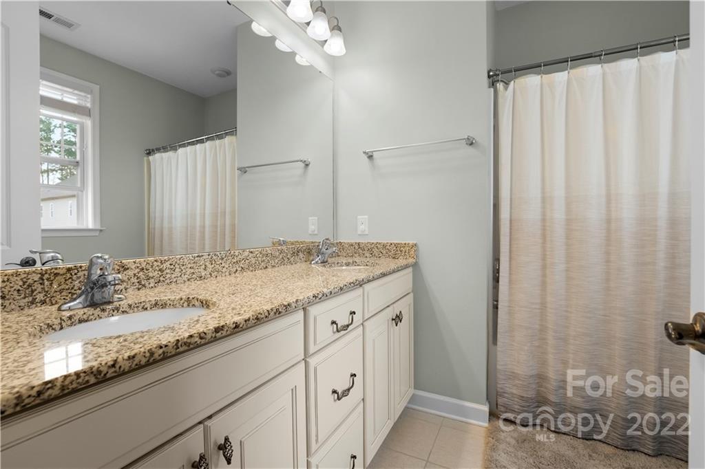 10442 Blackstone Drive Unit: 113