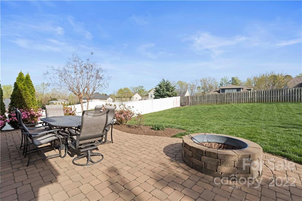 10442 Blackstone Drive Unit: 113