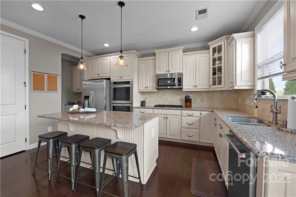 10442 Blackstone Drive Unit: 113