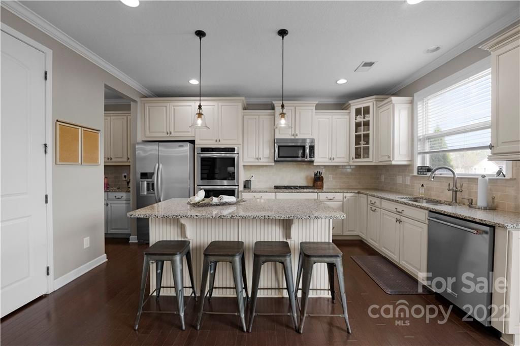 10442 Blackstone Drive Unit: 113