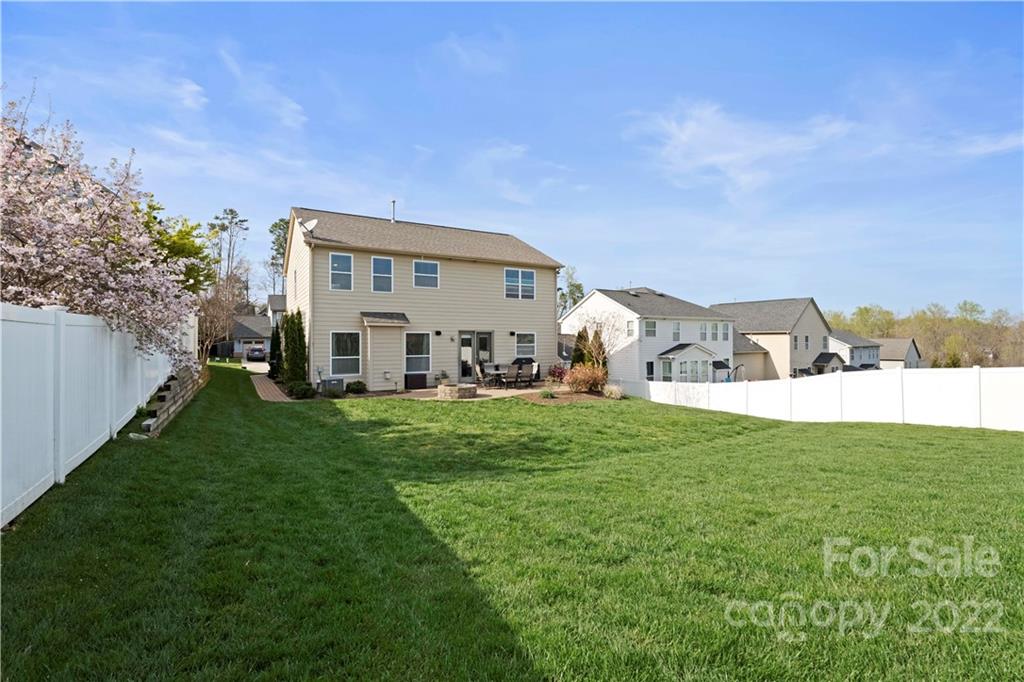 10442 Blackstone Drive Unit: 113