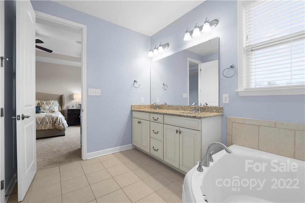 10442 Blackstone Drive Unit: 113