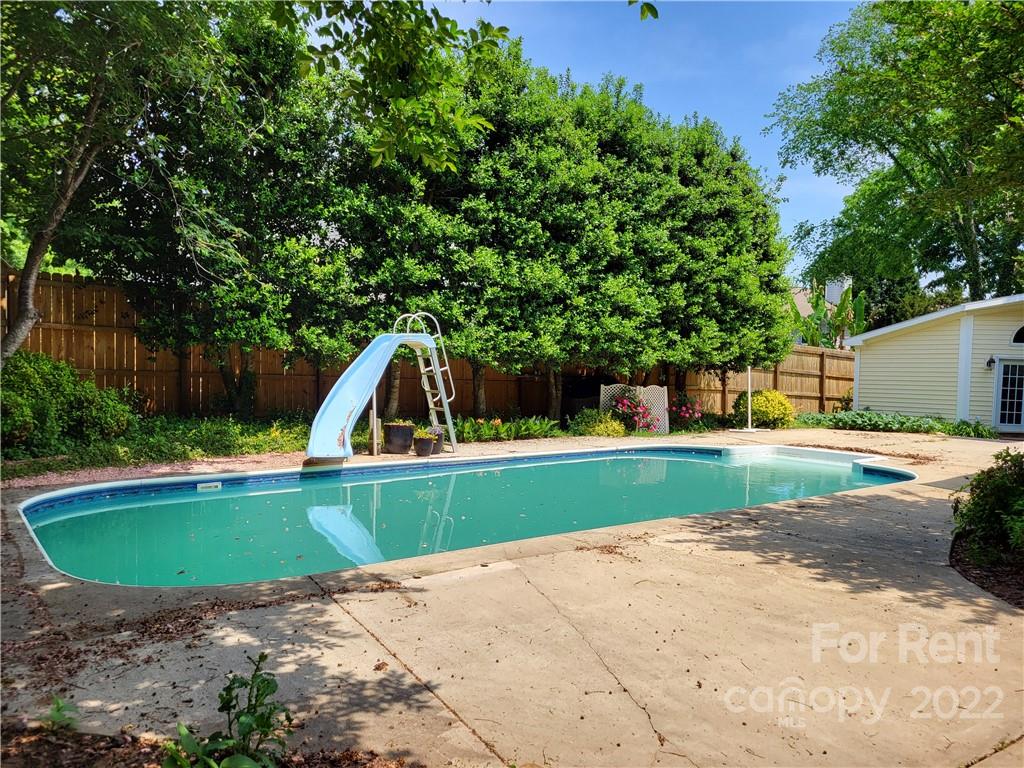 9101 Old Barnette Place