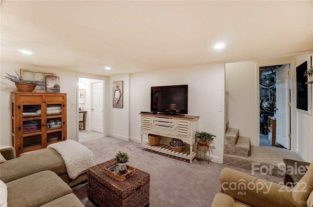 1594 High Ridge Drive